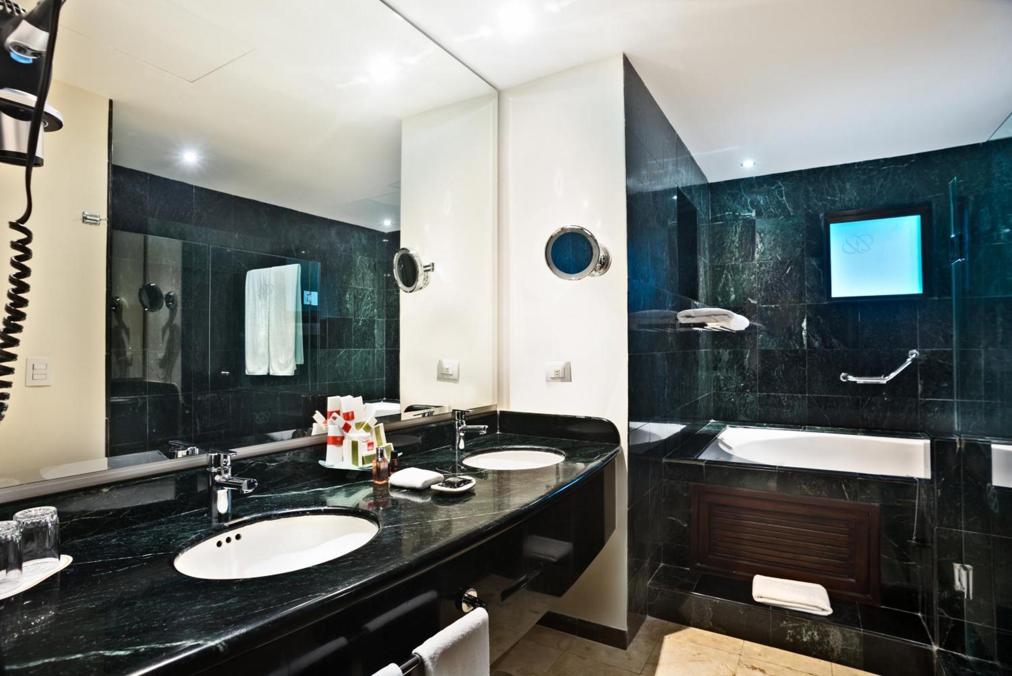 Occidental At Xcaret Destination Otel Playa del Carmen Dış mekan fotoğraf Bathroom
